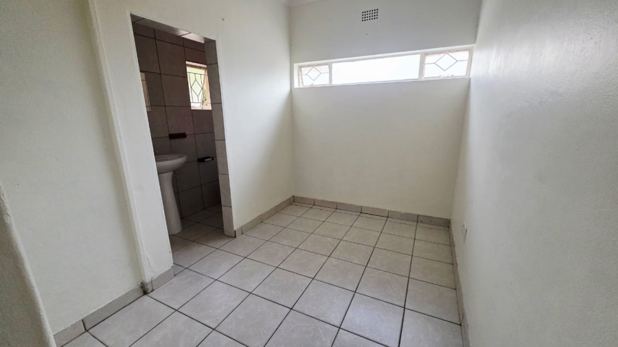 1 Bedroom Property for Sale in Wilkoppies North West